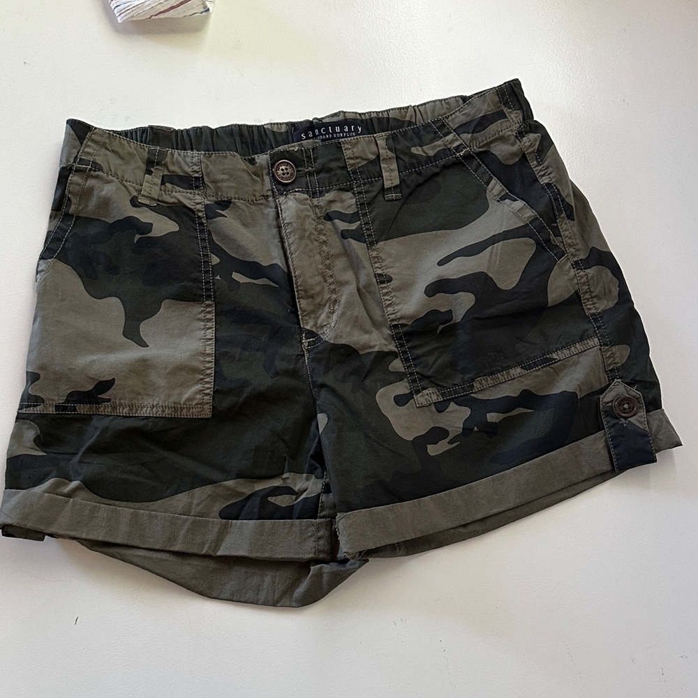 Women’s Sanctuary Camo Cargo Shorts